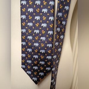 METROPOLITAN MUSEUM of ART Men's Hippopotamus 100% Silk Tie/NAVY BLUE
